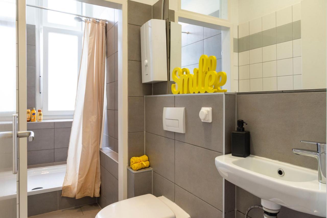 Central +3Br +Big Living Room Next To U-Station Berlin Exterior foto